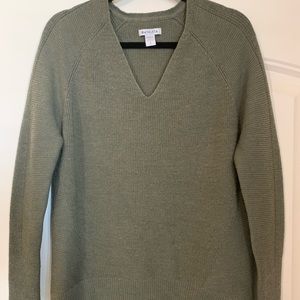 Athleta sweater v neck size S